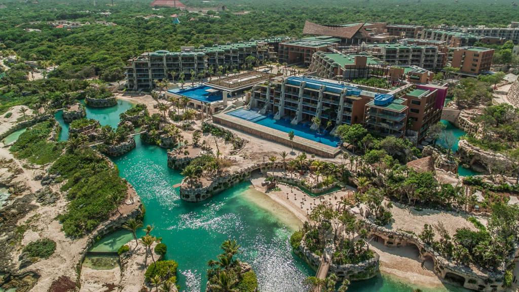Hotel Xcaret and Best Day Travel Group sign important alliance