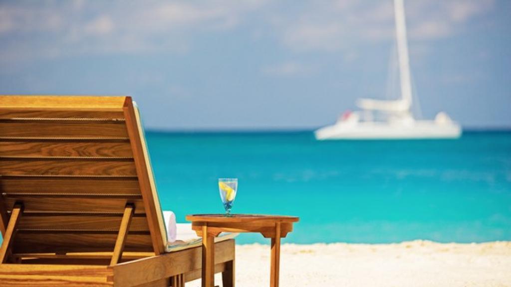 Cayman Islands eliminates quarantine, a key measure for tourism recovery