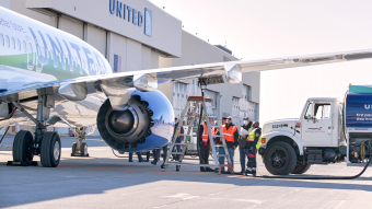 United becomes the first airline to fly on 100% sustainable fuel