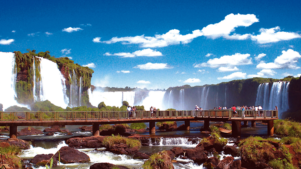 Iguazú National Park will have private resources for tourism and conservation improvements