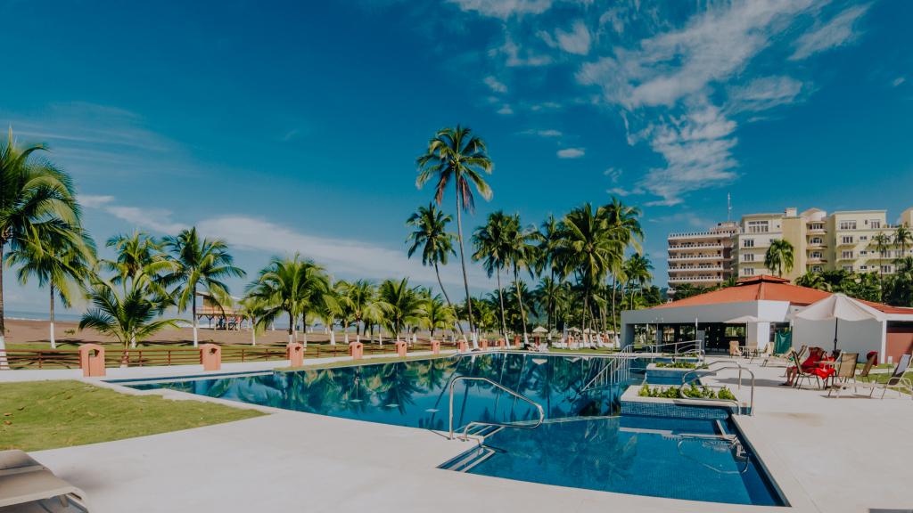 Best Western Jacó Beach All Inclusive Resort opens pool