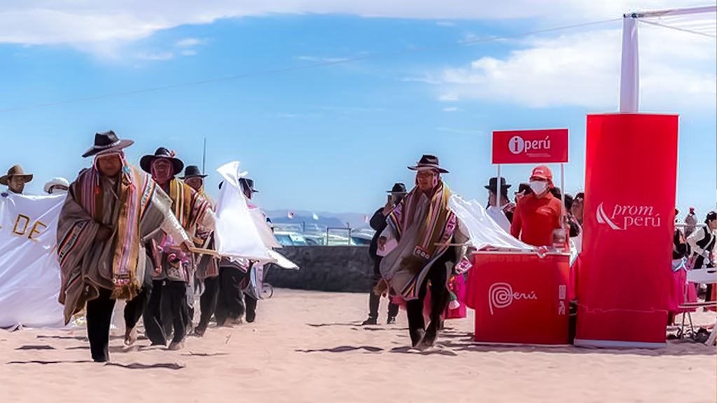 PERU celebrated World Tourism Day on the shores of Lake Titicaca