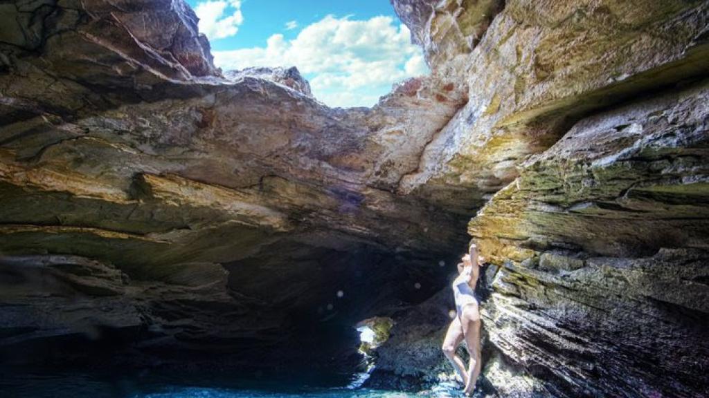 Anguilla: ancient caves full of history